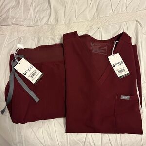 Figs High Waisted Isabel Wide Leg Scrub Pants + Catarina One-Pocket Scrub Top